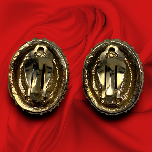 Vintage 1970's Oval Crystal Frame Clip On Earrings Couture Runway Sparkly - Picture 2 of 5